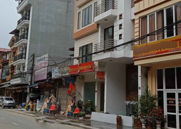 Khu vực nơi phát hiện du khách người Hàn Quốc tử vong - Ảnh: Báo Lào Cai Khu vực nơi phát hiện du khách người Hàn Quốc tử vong - Ảnh: Báo Lào Cai