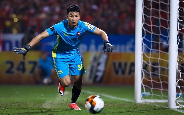  Văn Toản đang được Buriram quan tâm