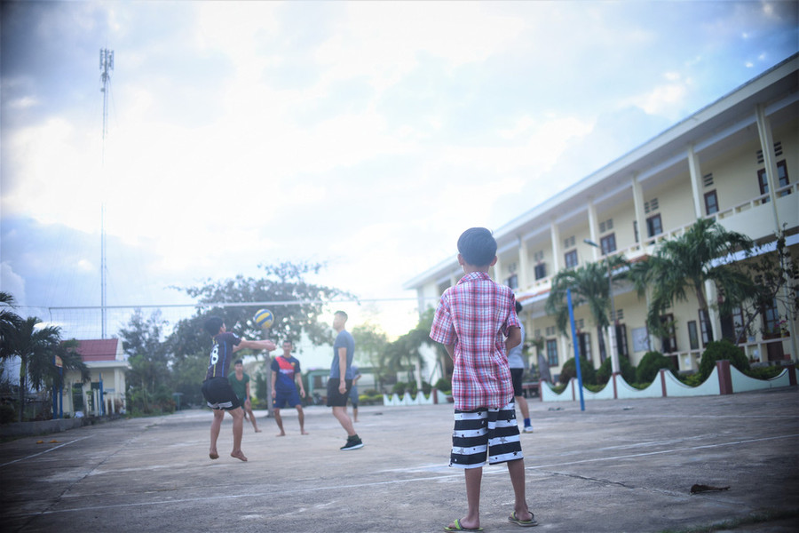 Và chơi thể thao cùng các anh, các chú - Ảnh: LÂM THIÊN