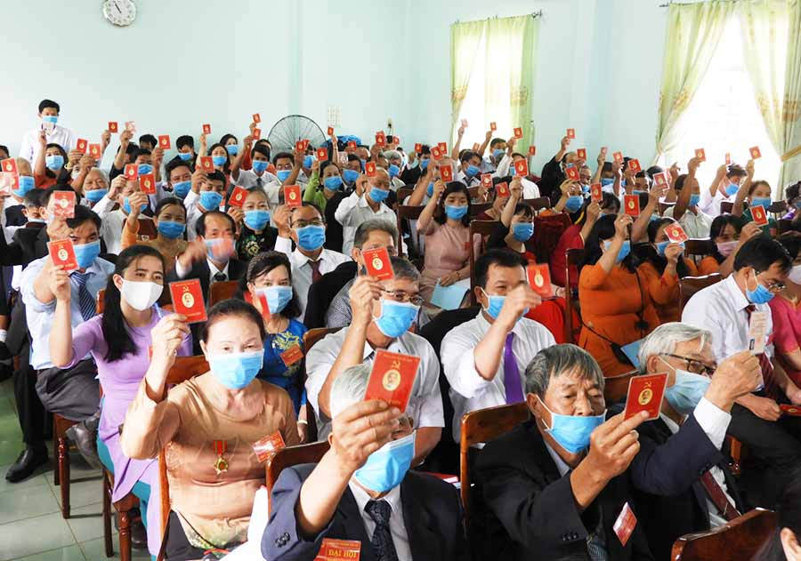 Đại hội biểu quyết thông qua các chỉ tiêu nhiệm kỳ 2020-2025. Ảnh: Thanh Nhật