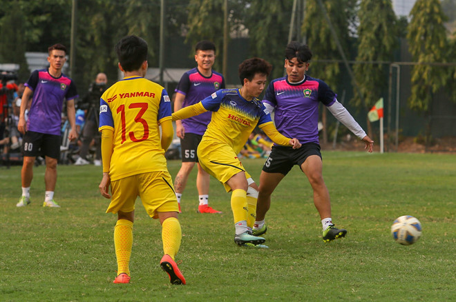 Đội tuyển nữ đã để thua đội cựu cầu thủ thế hệ tham dự SEA Games 2003 với tỷ số 1-4 /VFF