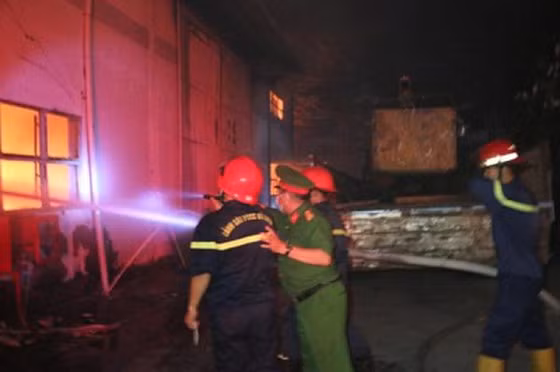 Công tác chữa cháy ở hiện trường Công tác chữa cháy ở hiện trường