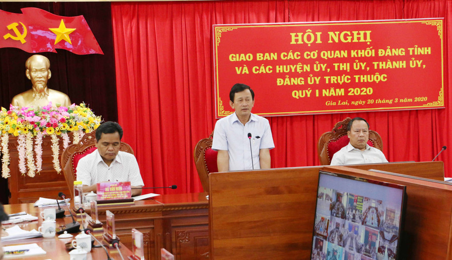 Bí thư Tỉnh ủy Dương Văn Trang phát biểu kết luận hội nghị. Ảnh: Quang Tấn