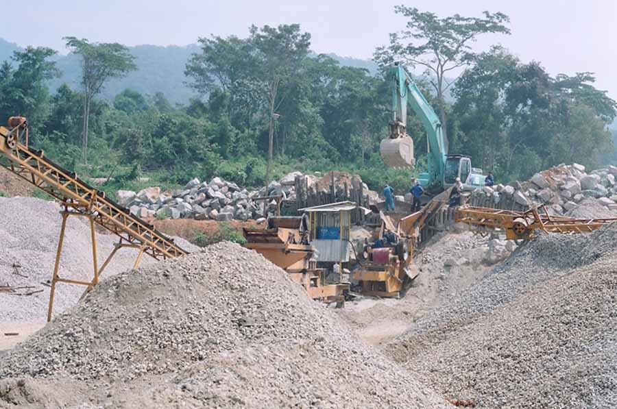  Tăng cường quản lý hoạt động khai thác khoáng sản làm vật liệu xây dựng. Ảnh: Thanh Nhật