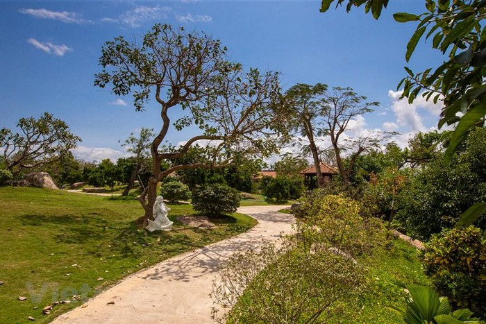 Đây là ngôi chùa mà du khách một lần đặt chân tới Quy Nhơn du lịch thì đừng quên ghé thăm để hòa mình vào dòng chảy của chốn thiền môn thanh tịnh. (Ảnh: Minh Sơn/Vietnam+)