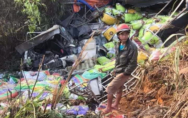Hiện trường vụ tai nạn làm tài xế xe tải thiệt mạng - Ảnh: Lâm Viên Hiện trường vụ tai nạn làm tài xế xe tải thiệt mạng - Ảnh: Lâm Viên