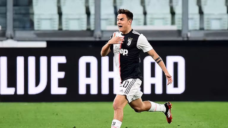  Dybala ghi bàn thắng rất đẹp mắt (Ảnh: Reuters).
