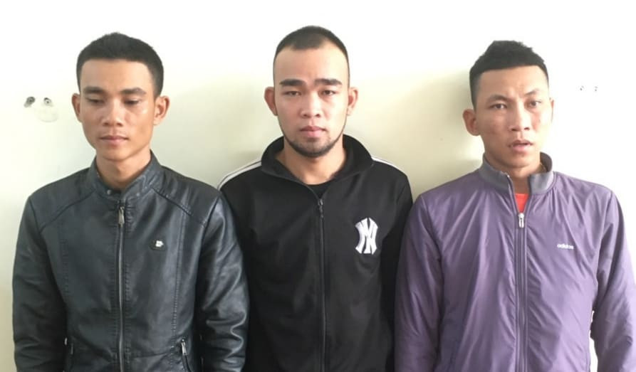 Ba đối tượng Trí, Quốc, Hoài tại cơ quan điều tra. Ảnh: TT.