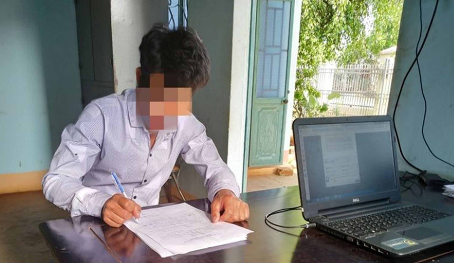 Anh Sưng cam kết không tái phạm . Ảnh: Văn Ngọc 