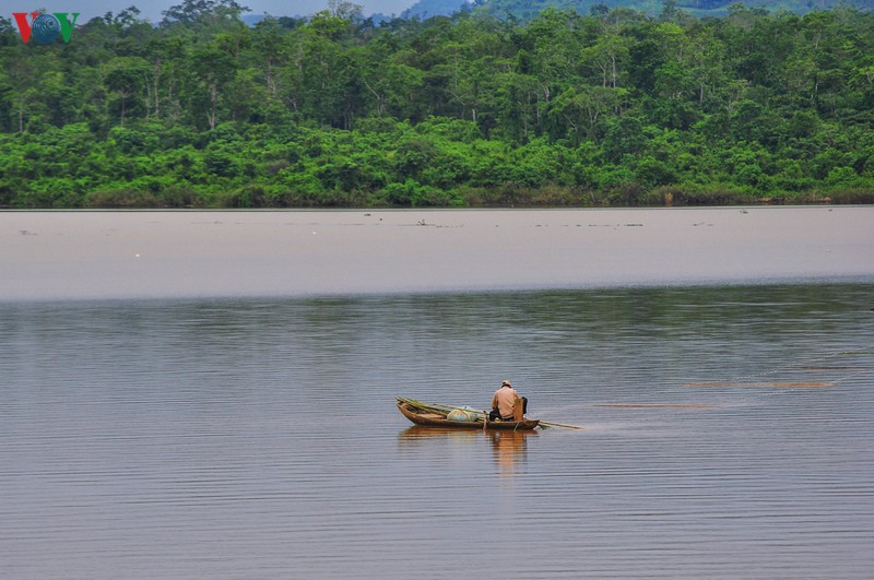 Gia Lai là điểm đến của đại ngàn Tây Nguyên được biết đến rộng rãi hơn nhiều năm gần đây. Các danh thắng hút khách nhất là Biển Hồ - đôi mắt Pleiku đầy thơ mộng, nhà máy thủy điện Yaly, thác Phú Cường,...