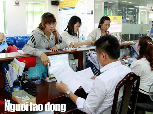  Công chức BHXH TP HCM trong giờ làm việc