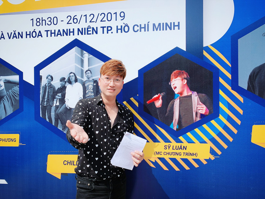 Ca sỹ Sỹ Luân lên nhiều kế hoạch để hỗ trợ cộng đồng. Ảnh: NVCC