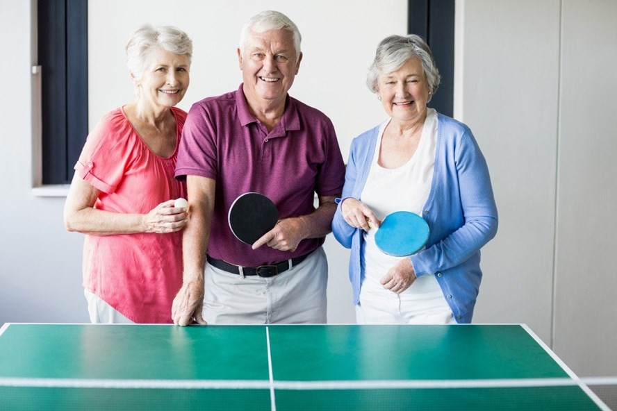 Chơi bóng bàn được chứng minh là giúp người già giảm bớt các triệu chứng Parkinson. Ảnh: Shutterstock Chơi bóng bàn được chứng minh là giúp người già giảm bớt các triệu chứng Parkinson. Ảnh: Shutterstock