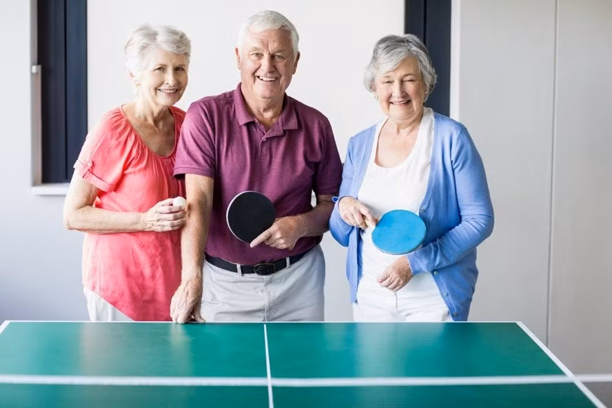 Chơi bóng bàn được chứng minh là giúp người già giảm bớt các triệu chứng Parkinson. Ảnh: Shutterstock