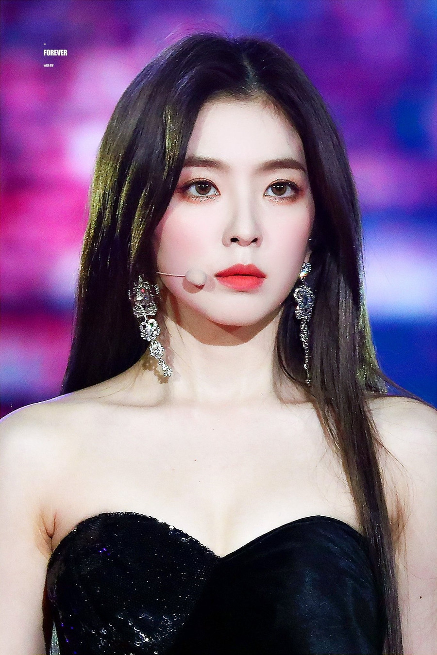 Khuôn mặt nhỏ nhắn, đường nét xinh đẹp sắc sảo là những gì Irene sở hữu và đủ để làm nhiều người "điêu đứng". Ảnh: ST.  Khuôn mặt nhỏ nhắn, đường nét xinh đẹp sắc sảo là những gì Irene sở hữu và đủ để làm nhiều người