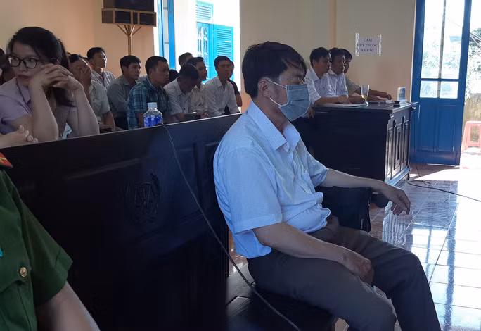 Bị cáo Quảng tỏ ra mệt mỏi