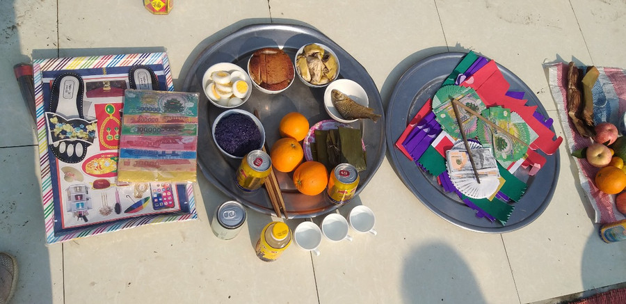 Mâm cỗ cúng tổ tiên của người Tày. Ảnh: Vũ Chi