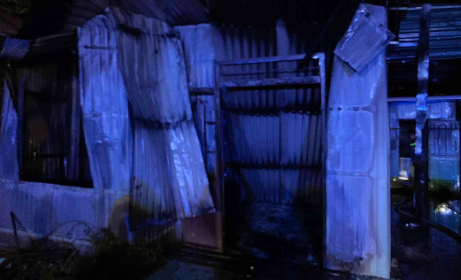 Ngôi nhà bị thiêu rụi. Ảnh: Hà Phương