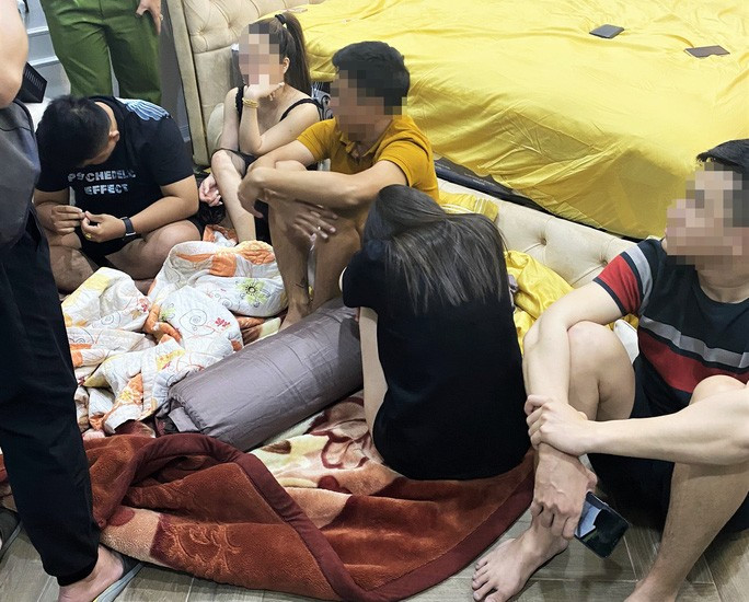 7 đối tượng mở tiệc ma túy tại gia bị bắt giữ 7 đối tượng mở tiệc ma túy tại gia bị bắt giữ