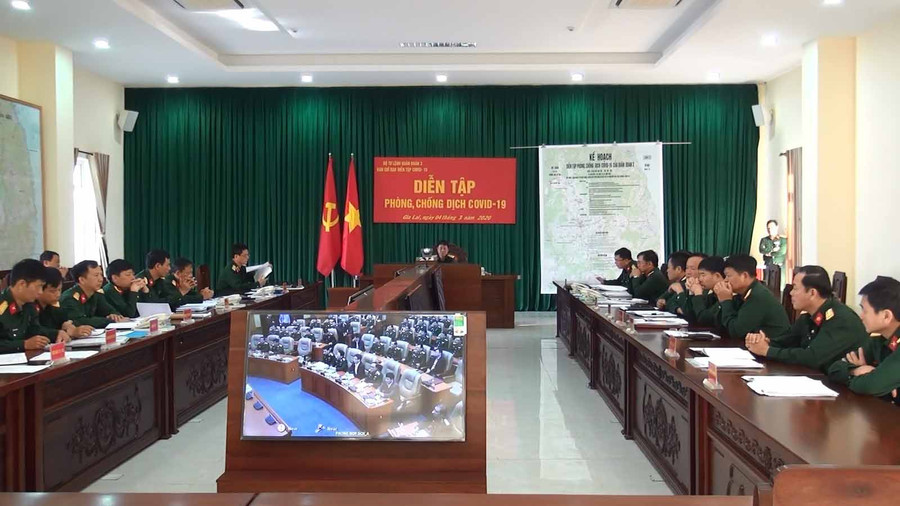 Quang cảnh diễn tập phòng chống dịch tại Ban chỉ đạo Quân đoàn 3. Ảnh: Vĩnh Hoàng 