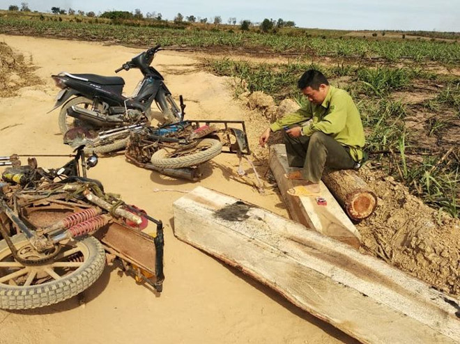 Anh TIến bị thương tại hiện trường vụ việc ngày 7.2 - Ảnh: VQG Yók Đôn cung cấp