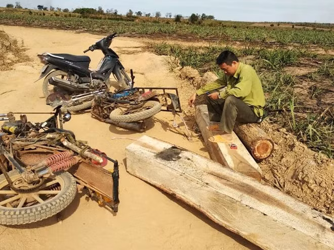 Anh TIến bị thương tại hiện trường vụ việc ngày 7.2 - Ảnh: VQG Yók Đôn cung cấp