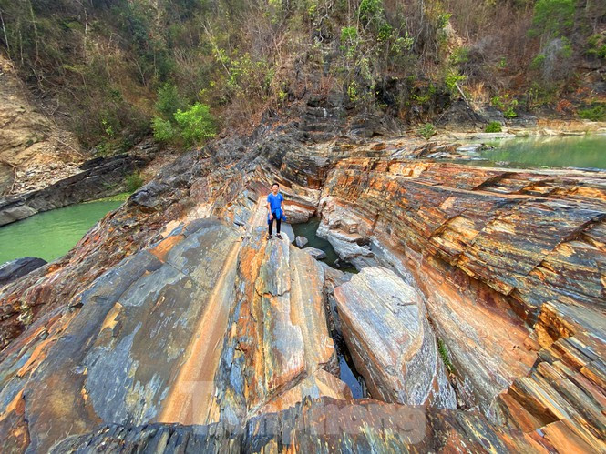 Vẻ óng ánh quyến rũ như vàng của pyrit