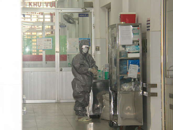 Các bác sĩ, điều dưỡng, nhân viên y tế trực tiếp điều trị, chăm sóc cho bệnh nhân COVID-19 sẽ ở khách sạn. Ảnh: Nguyên Mi