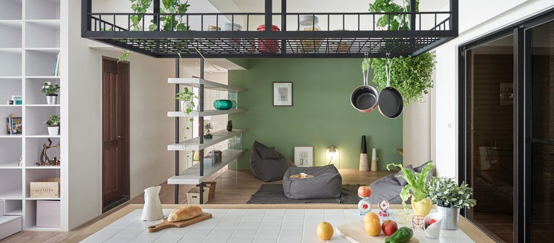 Một sàn chơi rộng 60m2, đặt ngay cạnh bếp dành cho cô con gái và bạn bè của cô bé. Một sàn chơi rộng 60m2, đặt ngay cạnh bếp dành cho cô con gái và bạn bè của cô bé.