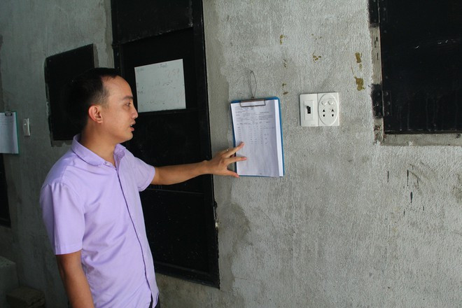 Việc điều trị cho thú rừng được theo dõi như điều trị cho người ở bệnh viện. Ảnh: KHÁNH HOAN