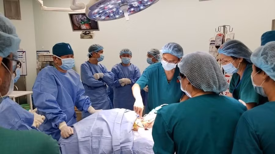 Đại phẫu đã thành công bước đầu.
