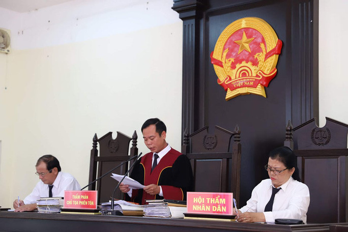 HĐXX vụ án cố ý làm trái quy định của Nhà nước về quản lý kinh tế gây hậu quả nghiêm trọng