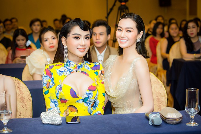 Khánh My có dịp hội ngộ Lâm Khánh Chi tại sự kiện ẢNH: NVCC