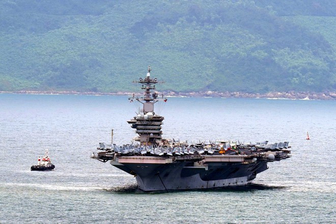 Tàu sân bay USS Theodore Roosevelt trong chuyến thăm Đà Nẵng hồi tháng 3