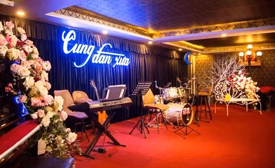 Sân khấu phòng trà Cung Đàn Xưa ở Đà Lạt bị tố 