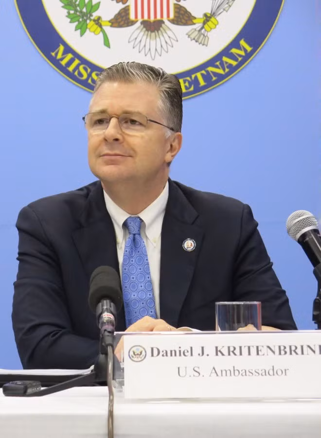 Đại sứ Daniel Kritenbrink tại cuộc gặp mặt một số cơ quan báo chí Việt Nam ngày 2.7 - Ảnh: Vũ Hân Đại sứ Daniel Kritenbrink tại cuộc gặp mặt một số cơ quan báo chí Việt Nam ngày 2.7 - Ảnh: Vũ Hân