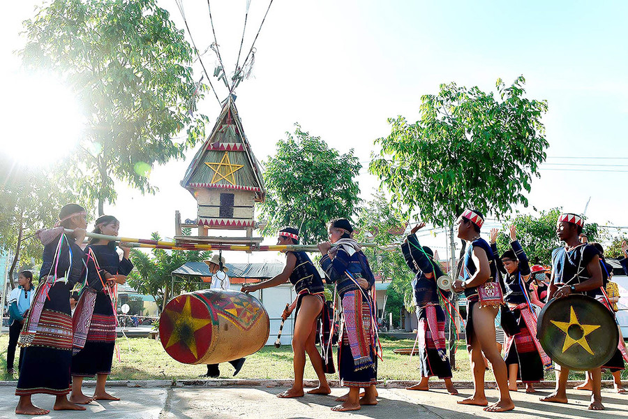 Biểu diễn cồng chiêng trong Ngày hội du lịch Kbang 2019 Ảnh Đức Thụy