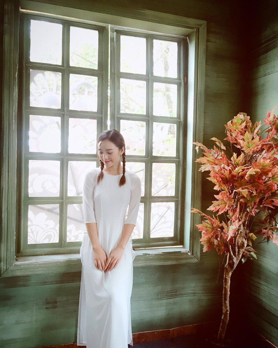 "Ngay từ khi đến với con đường diễn viên, Quỳnh luôn làm việc chăm chỉ, chuyên tâm với nghề cũng như luôn hoàn thiện bản thân. Quỳnh tâm niệm khi làm việc, không có một thành công nào dễ dàng, cũng không có con đường nghệ thuật nào dễ đi. Chỉ có bản thân luôn cố gắng và kiên trì mới là con đường để mọi người công nhận mình rõ ràng nhất" - Quỳnh Kool tâm sự. Ảnh: NVCC.