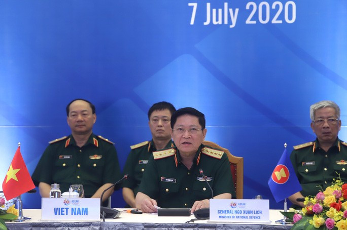 Đại tướng Ngô Xuân Lịch, Bộ trưởng Bộ Quốc phòng Việt Nam, phát biểu chào mừng hội nghị Đại tướng Ngô Xuân Lịch, Bộ trưởng Bộ Quốc phòng Việt Nam, phát biểu chào mừng hội nghị