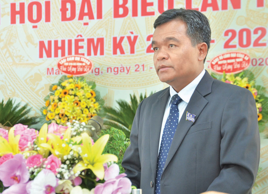 Bí thư Tỉnh ủy Hồ Văn Niên phát biểu chỉ đạo tại Đại hội đại biểu Đảng bộ huyện Mang Yang lần thứ XVII (nhiệm kỳ 2020-2025). Ảnh: P.L