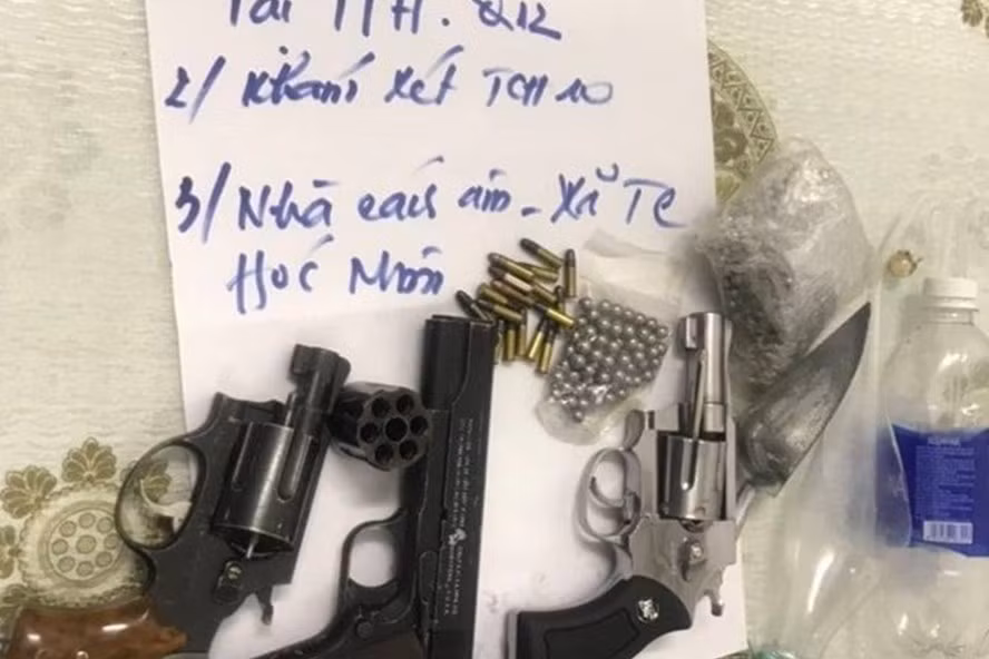 Những khẩu súng bị thu giữ trong chuyên án triệt phá đường dây ma túy ở TP.Hồ Chí Minh. Ảnh cơ quan Công an. Những khẩu súng bị thu giữ trong chuyên án triệt phá đường dây ma túy ở TP.Hồ Chí Minh. Ảnh cơ quan công an.
