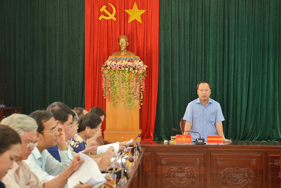 Đồng chí Châu Ngọc Tuấn-Phó Bí thư Tỉnh ủy đại diện Tổ công tác chỉ đạo nhiều nội dung quan trọng tại buổi làm việc. Ảnh: Phương Linh