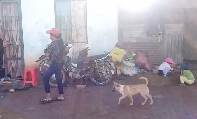 Có hơn 10 ca ở thôn 4 xã Đạ Đờn mắc phải các triệu chứng của bệnh viên gan A.