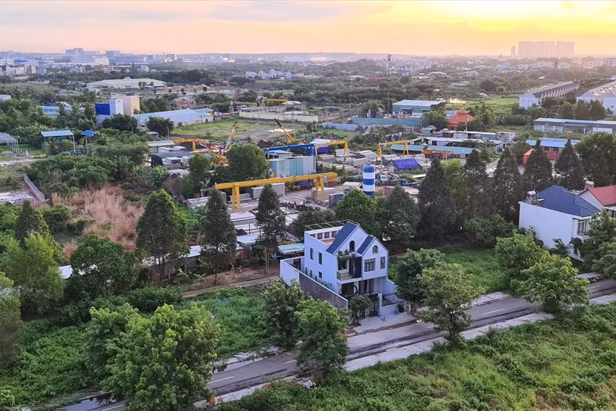 Cuộc chiến thâu tóm quỹ đất của các doanh nghiệp bất động sản vẫn rất nóng. Ảnh: Gia Miêu