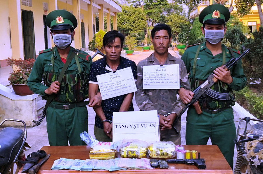 Một chuyên án ma túy bị Đoàn 2 phối hợp với BĐBP khu vực Tây Nguyên bắt giữ. Một chuyên án ma túy bị Đoàn 2 phối hợp với BĐBP khu vực Tây Nguyên bắt giữ.