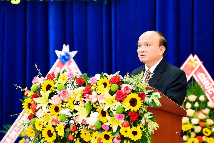 Ông Nguyễn Đình Tiến tái đắc cử Bí thư Đảng ủy Khối Cơ quan và Doanh nghiệp tỉnh Gia Lai. Ảnh: Đức Thụy Ông Nguyễn Đình Tiến Bí thư Đảng bộ khối Cơ quan và Doanh nghiệp phát biểu Khai mạc Đại hội. Ảnh: Đức Thụy