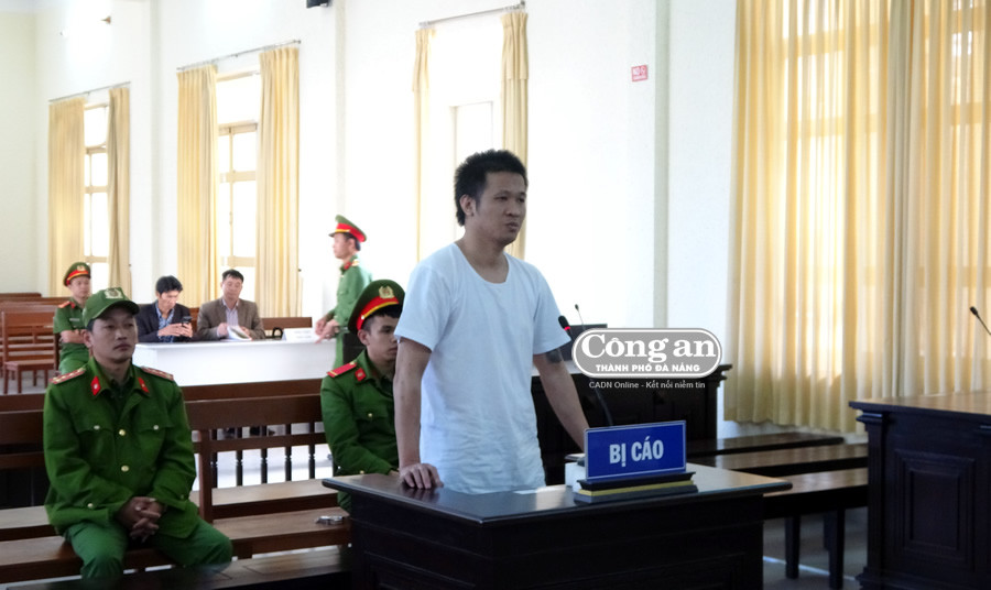 Bị cáo Nguyễn Quốc Đức Vượng tại phiên tòa. Bị cáo Nguyễn Quốc Đức Vượng tại phiên tòa.