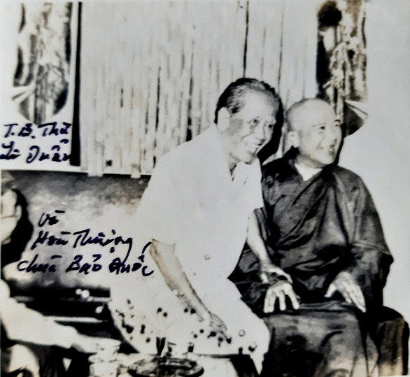 Tổng bí thư Lê Duẩn thăm hòa thượng Thích Thanh Trí - trụ trì chùa Bảo Quốc - Ảnh: VÕ VIẾT ĐỨC