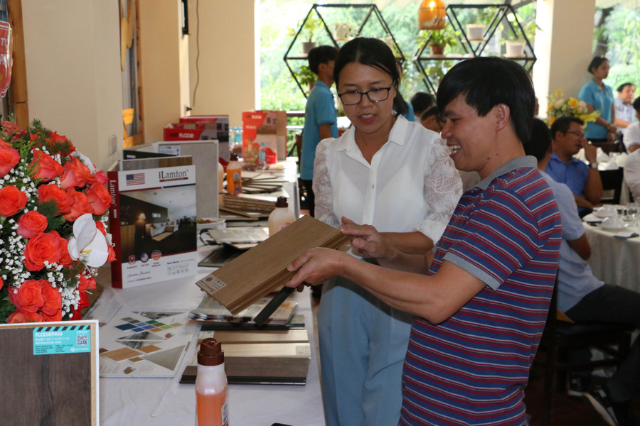 Với nhiều dòng sản phẩm đa dạng, Floordi sẽ đáp ứng mọi nhu cầu của khách hàng. Ảnh: Q.T Với nhiều dòng sản phẩm đa dạng, Floordi sẽ đáp ứng mọi nhu cầu của khách hàng