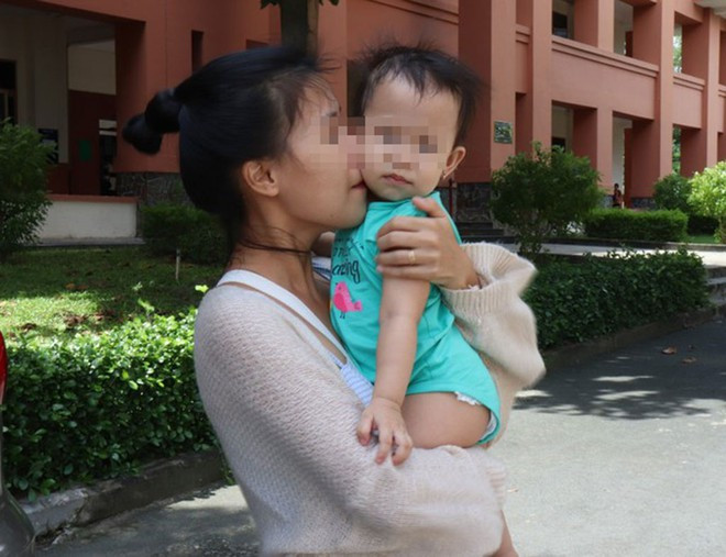 Giờ đây M. hạnh phúc vì có con bên cạnh - Ảnh: PHÚ QUÍ Giờ đây M. hạnh phúc vì có con bên cạnh - Ảnh: PHÚ QUÍ